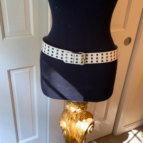 Vintage white leather 36” belt in great condition - Picture 3 of 10